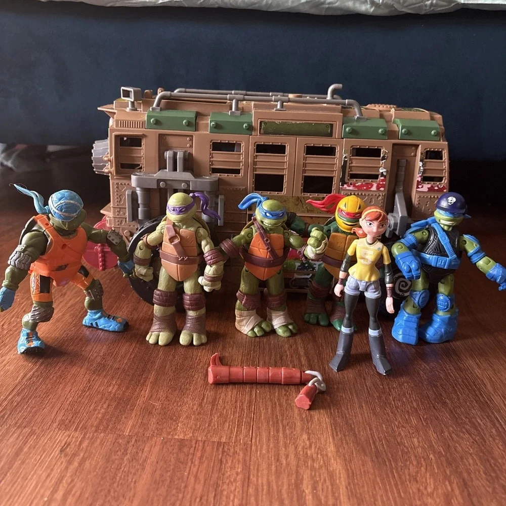 2012 TMNT Shellraiser Vehicle Lot Playmates Ninja Turtles April O'Neil Figures